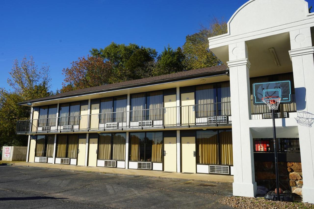 Sunset Inn Clarksville Exterior photo