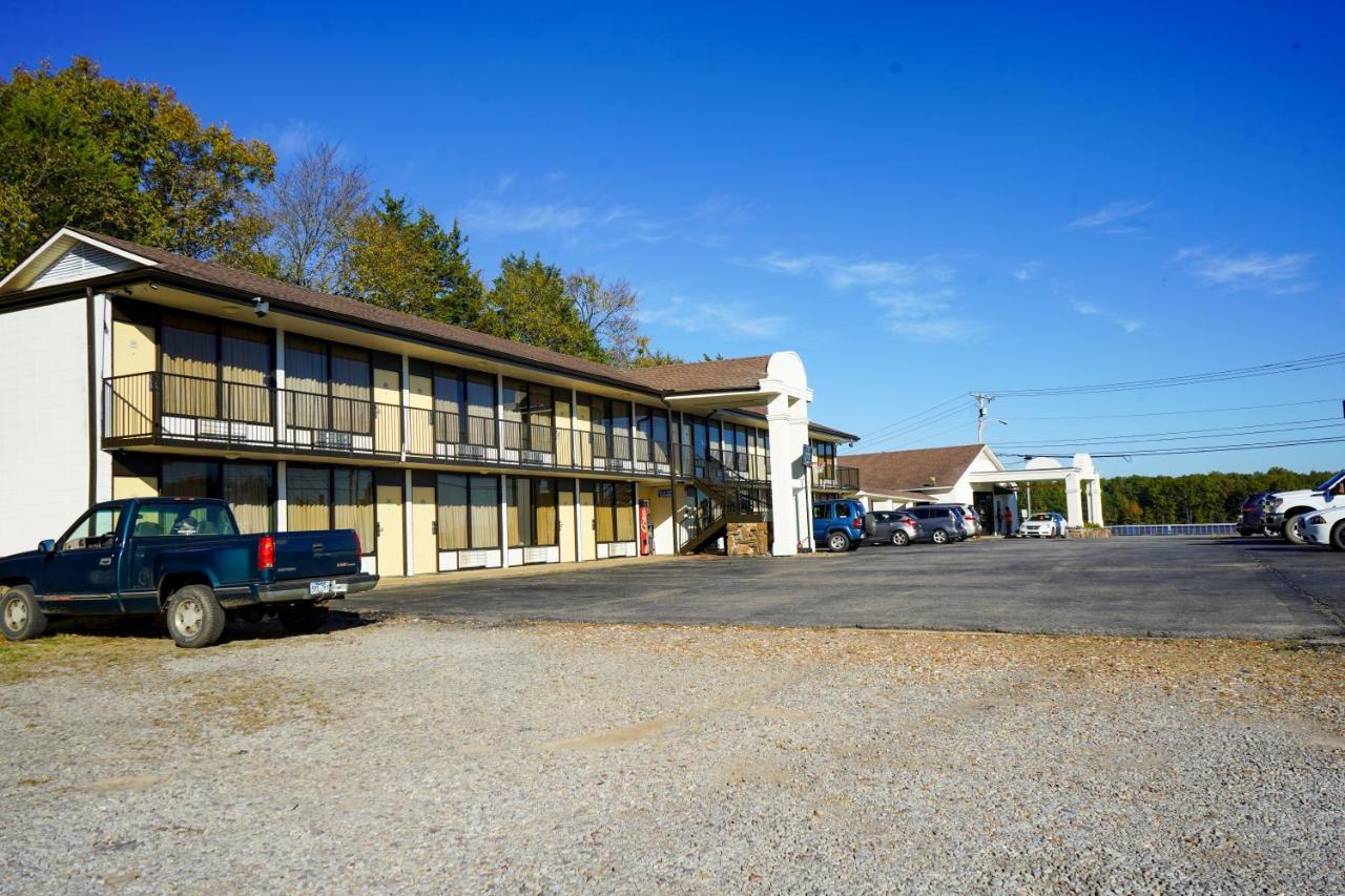 Sunset Inn Clarksville Exterior photo