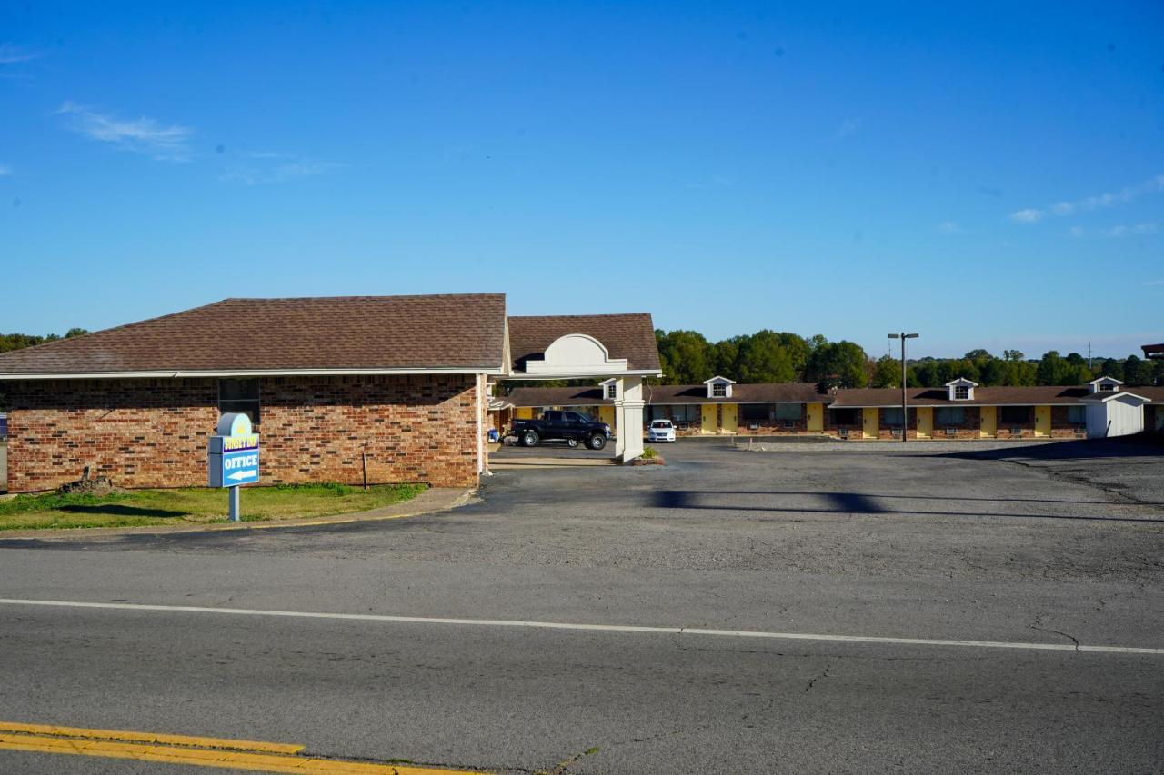 Sunset Inn Clarksville Exterior photo