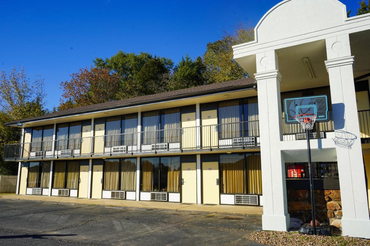 Sunset Inn Clarksville Exterior photo