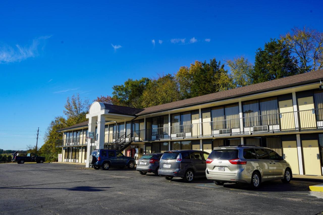 Sunset Inn Clarksville Exterior photo