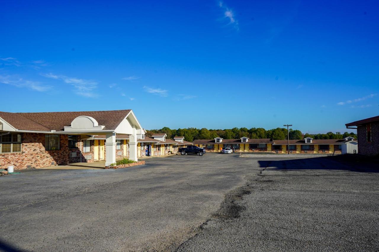 Sunset Inn Clarksville Exterior photo